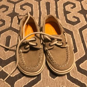 Size 5 toddler sperrys